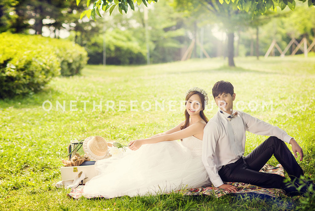 [AUTUMN] Korean Studio Pre-Wedding Photography: Seonyudo Park (선유도 공원)  (Outdoor) by The Face Studio on OneThreeOneFour 38