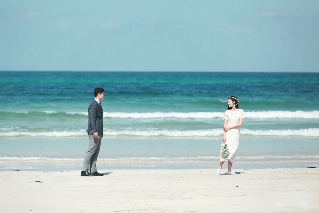 Korea Outdoor Beach Pre-Wedding Photoshoot At Jeju Island  by Byunghyun on OneThreeOneFour 0