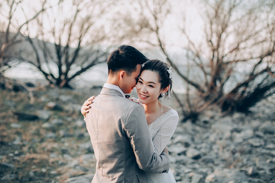 S&D: New Zealand Spring Pre-wedding Photoshoot with Alpacas and Milky Way by Xing on OneThreeOneFour 9