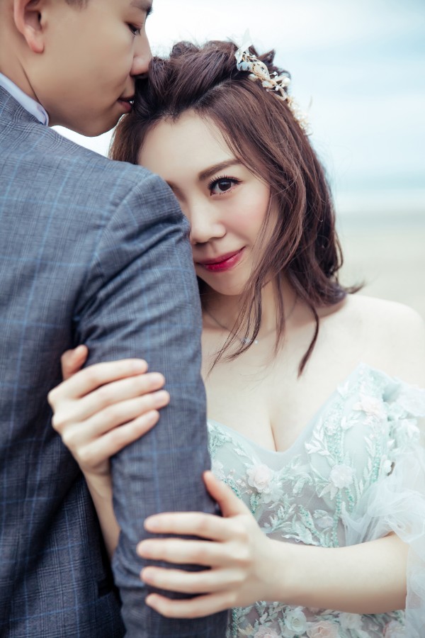 Taiwan Sha Lun Beach Autumn Prewedding Photoshoot by Doukou on OneThreeOneFour 25