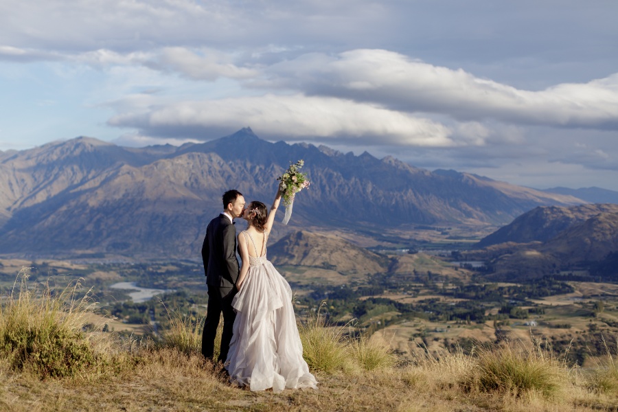 N&J: New Zealand Pre-wedding Photoshoot at Coromandel Peak and Lake Wanaka by Fei on OneThreeOneFour 18