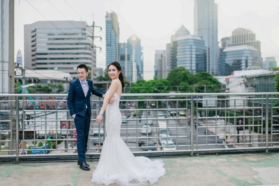 Bangkok Chong Nonsi and Chinatown Prewedding Photoshoot in Thailand by Sahrit on OneThreeOneFour 1