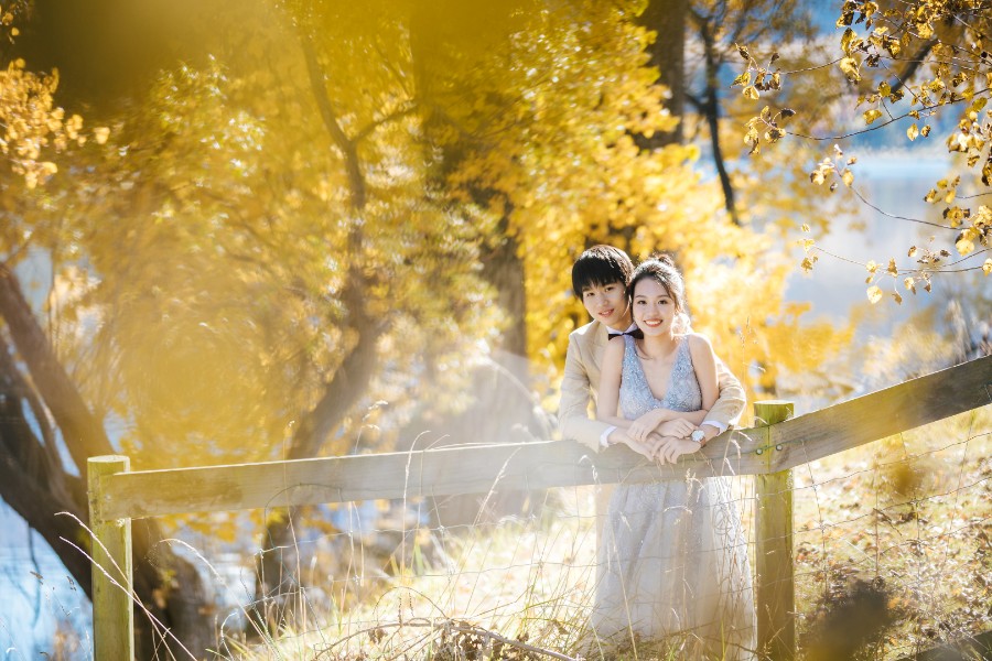 New Zealand Autumn Pre-Wedding Photoshoot with Helicopter Landing at Coromandel Peak by Fei on OneThreeOneFour 18