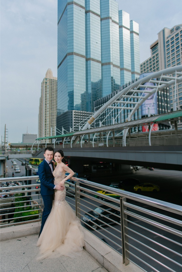 Bangkok Chong Nonsi and Chinatown Prewedding Photoshoot in Thailand by Sahrit on OneThreeOneFour 31