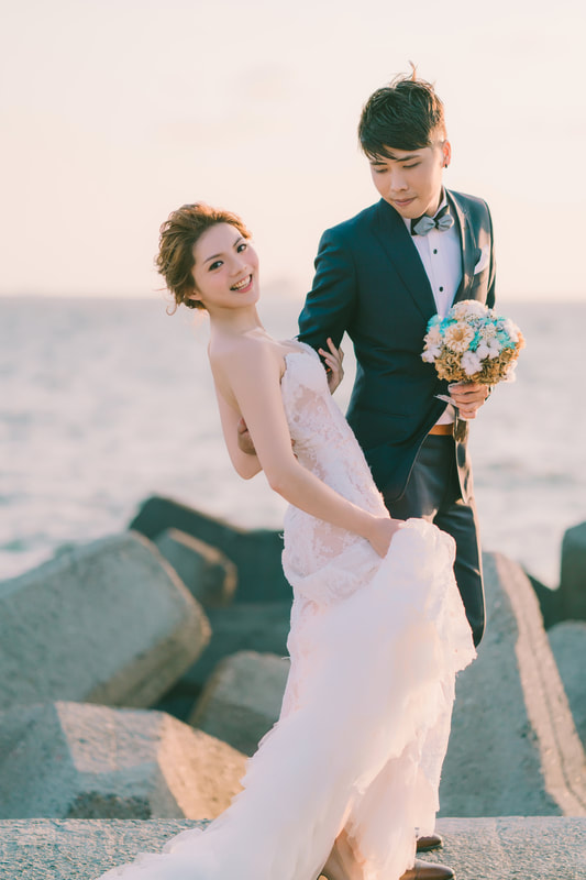 Taiwan Pre-Wedding Photoshoot At The Beach And Shopping Street  by Star  on OneThreeOneFour 21