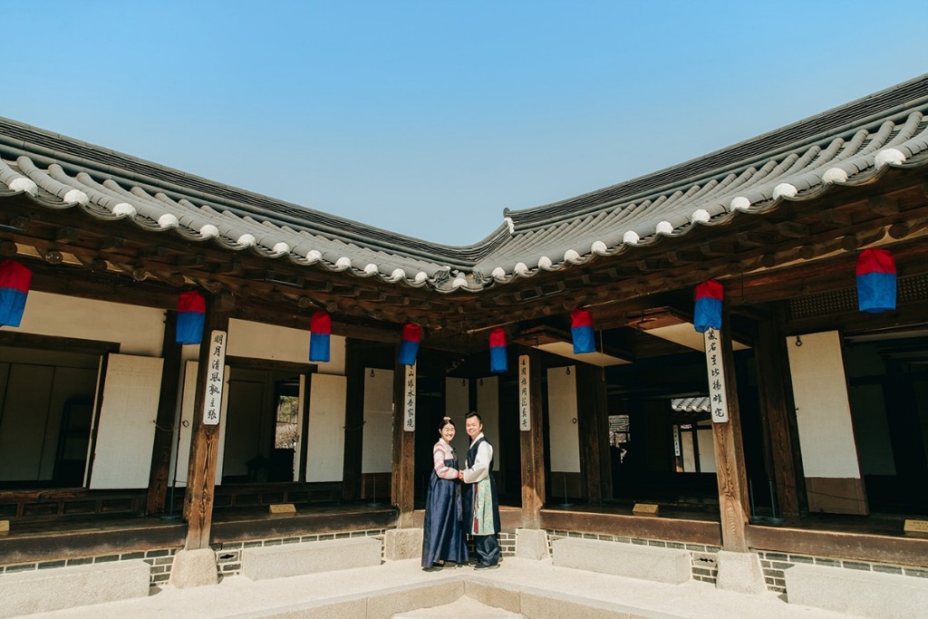 Korea Hanbok Pre-Wedding Photoshoot At Namsangol Hanok Village  by Jungyeol  on OneThreeOneFour 7