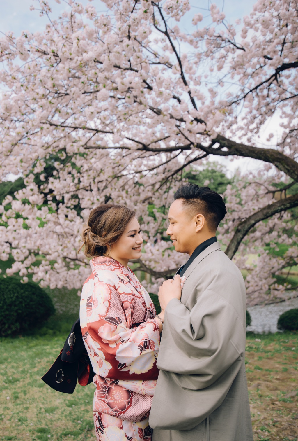 Japan Tokyo Cherry Blossom Pre-Wedding Photoshoot At Park And Shibuya Crossing  by Lenham  on OneThreeOneFour 2