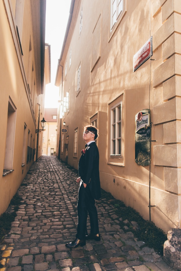 Czech Republic Prague Prewedding photoshoot at Old Town Square by Nika on OneThreeOneFour 18