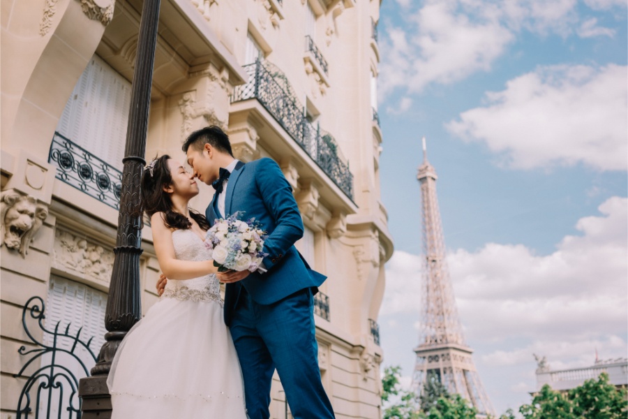Paris Eiffel Tower and the Louvre Prewedding Photoshoot in France by Vin on OneThreeOneFour 9