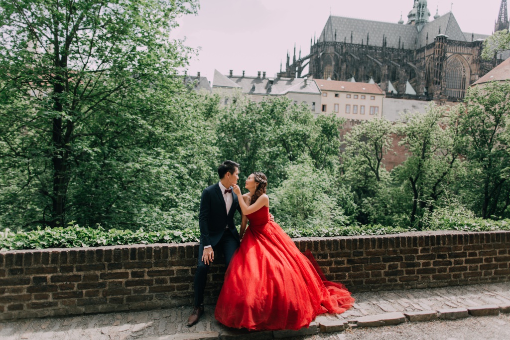 Prague Pre-Wedding Photoshoot At Old Town Square, Vrtba Garden And St. Vitus Cathedral  by Nika  on OneThreeOneFour 23