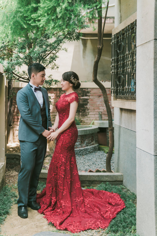 Taiwan Outdoor Pre-Wedding Photoshoot At Traditional Tainan Streets  by Star  on OneThreeOneFour 6