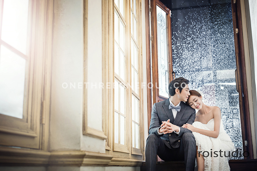 Korean Wedding Studio Photography: Modern Chic Set & Hanbok by Roi Studio on OneThreeOneFour 0