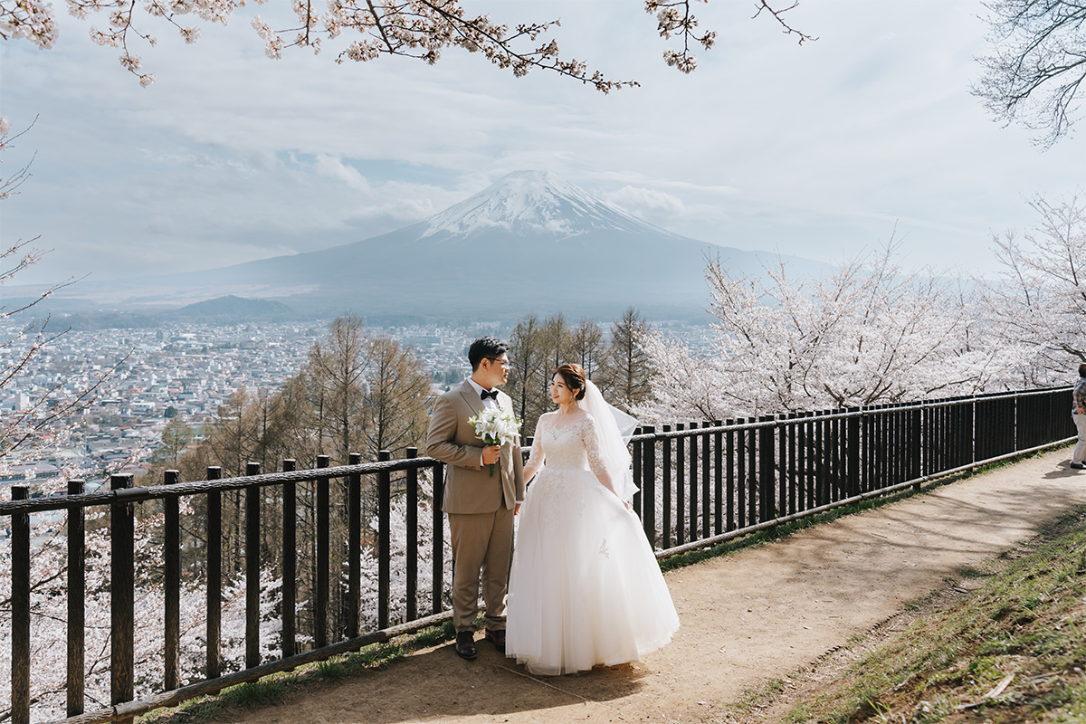 Sakura Prewedding Photoshoot Amidst Mt. Fuji and Tokyo's Full Bloom by Dahe on OneThreeOneFour 9