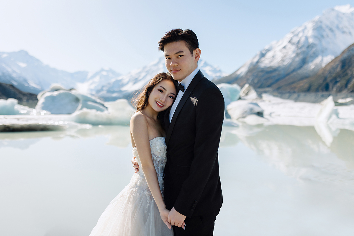 Dreamy Winter Pre-Wedding Photoshoot with Snow Mountains and Glaciers by Fei on OneThreeOneFour 15