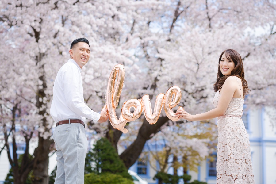 Hokkaido Pre-Wedding Casual Photoshoot during Cherry Blossoms by Kuma on OneThreeOneFour 4