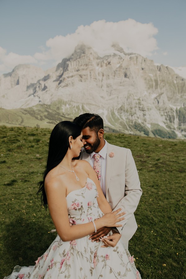 Outdoor Pre-wedding at Grindelwald, Switzerland with Snowy Mountain Peak by Eliano on OneThreeOneFour 6