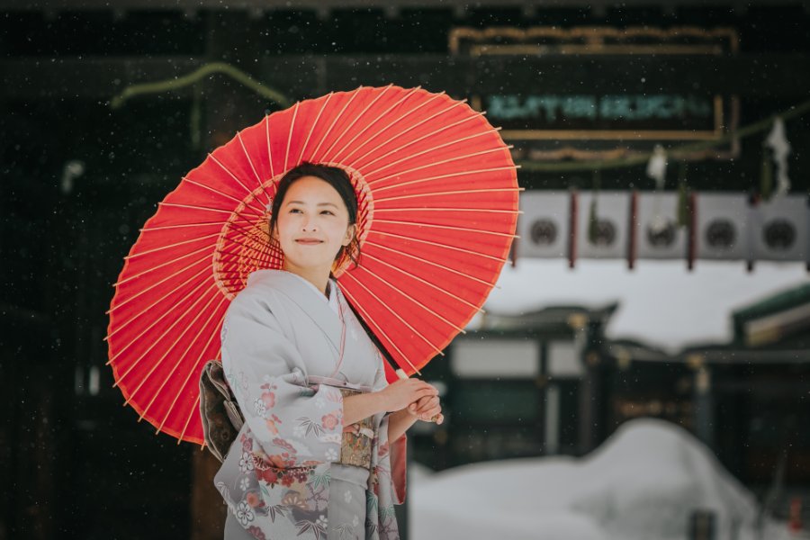 M&J: Magical snowy pre-wedding in Hokkaido wearing kimono by Kuma on OneThreeOneFour 10