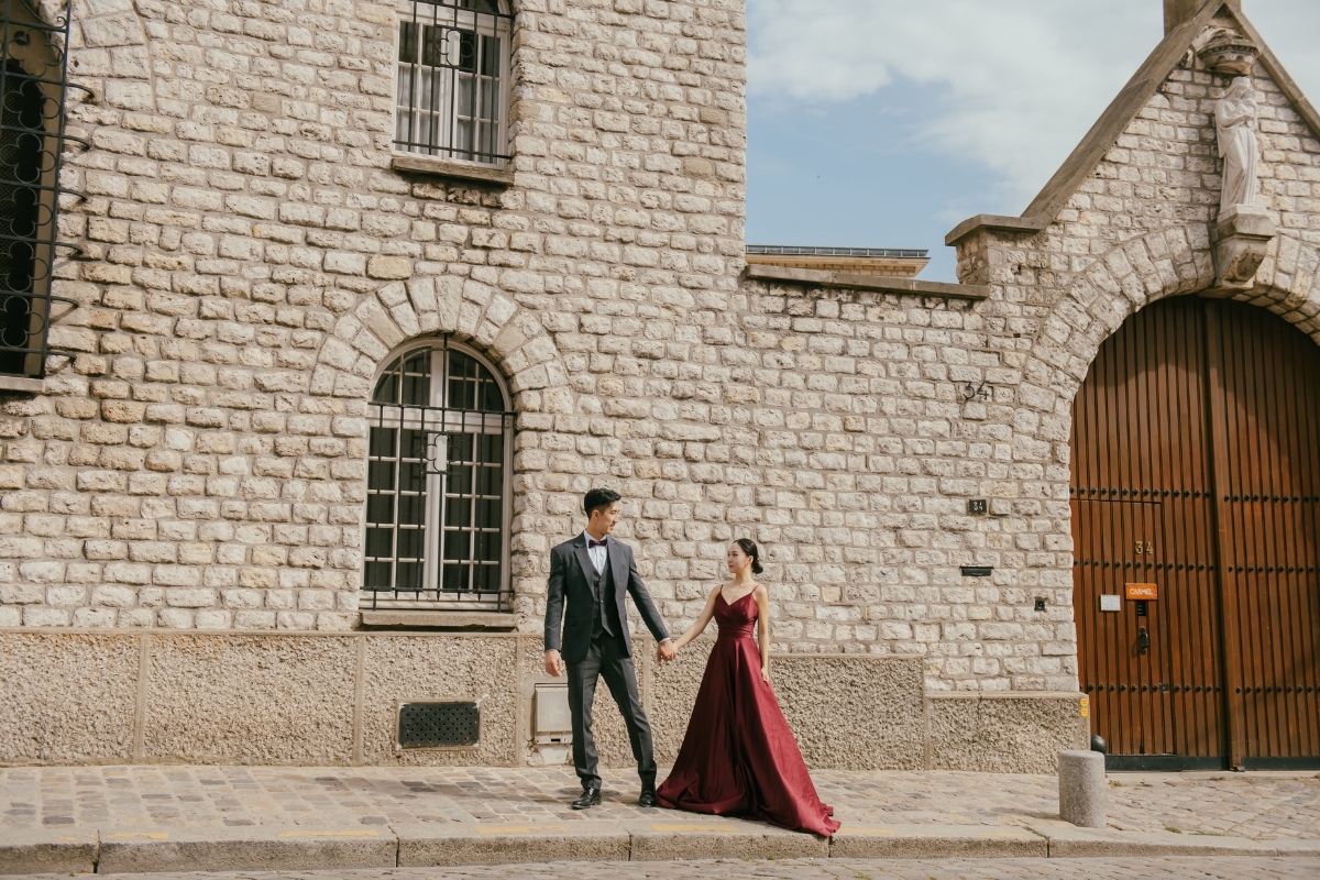 Paris Pre-wedding photoshoot Luxembourg Garden Palais-Royal Eiffel Tower Cafe Saint Honoré Wall of Love by Arnel on OneThreeOneFour 17