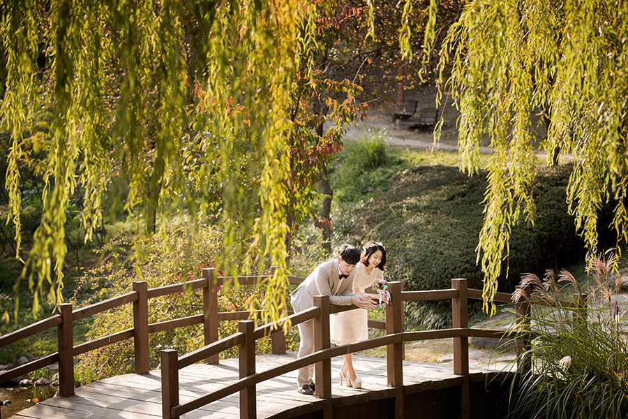 Korea Autumn Pre-Wedding Photoshoot At Hanuel Sky Park by Junghoon on OneThreeOneFour 0