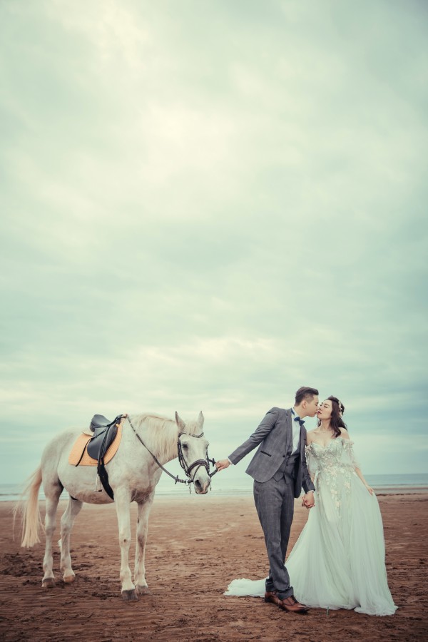 Taiwan Sha Lun Beach Autumn Prewedding Photoshoot by Doukou on OneThreeOneFour 24