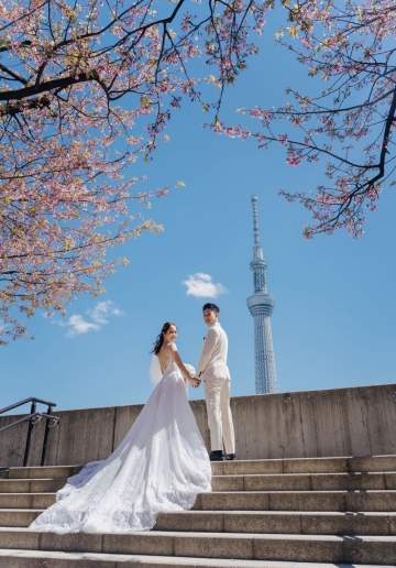 Tokyo Pre-Wedding Photoshoot with Nezu Shrine, Sumida Park, Lake Kawaguchiko