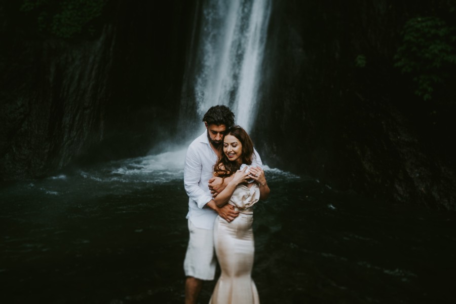 N&F: Mystical Honeymoon Photoshoot in Bali by Cahya on OneThreeOneFour 2