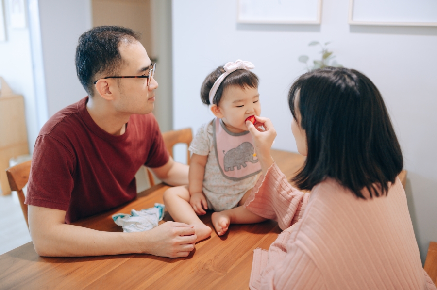 Singapore Couple And Family Photoshoot With Toddler At Home by Toh on OneThreeOneFour 8