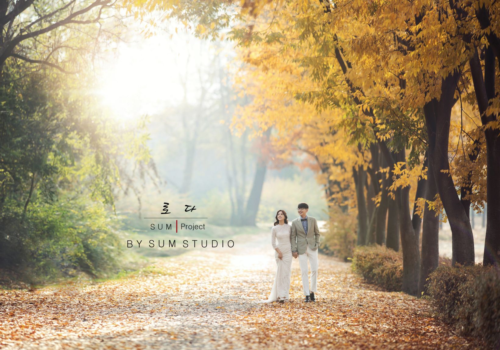 Korea Wedding Outdoor Photography in Autumn with Mapletrees (NEW) by SUM Studio on OneThreeOneFour 0