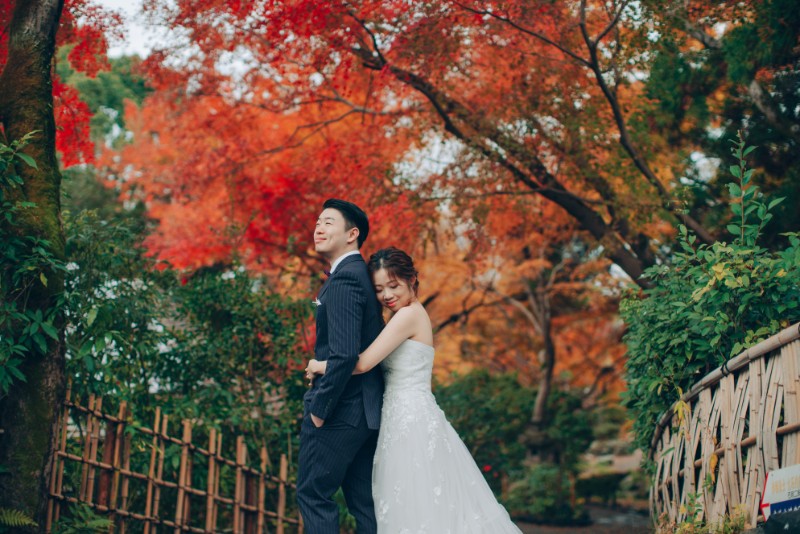 V&H: Kyoto Autumn Pre-wedding Photoshoot at Nara Park and Railway Tracks by Kinosaki on OneThreeOneFour 8