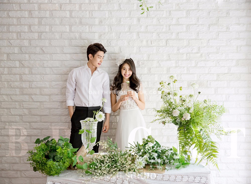 Korean 7am Studio Pre-Wedding Photography: 2017 Bright Collection by 7am Studio on OneThreeOneFour 0