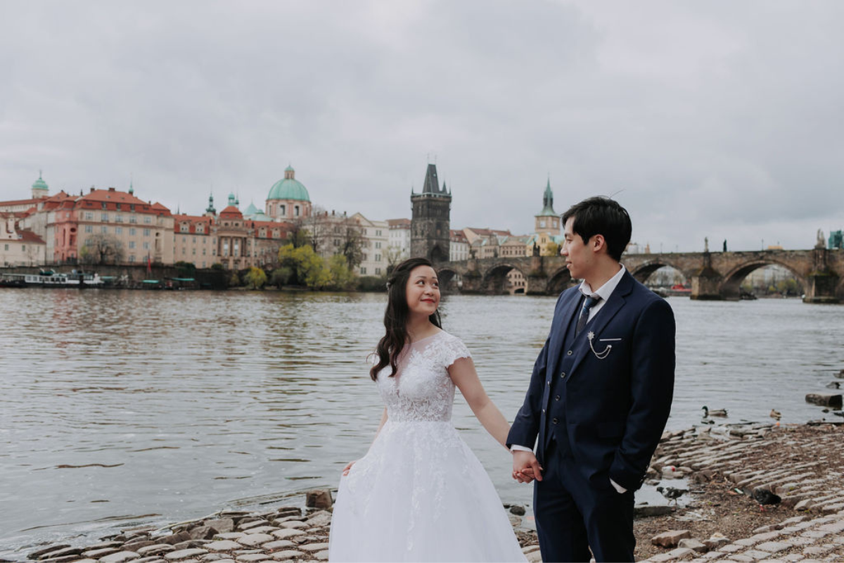 Prague prewedding photoshoot at Astronomical Clock, Old Town Square, Charles Bridge And Petrin Park by Nika on OneThreeOneFour 20