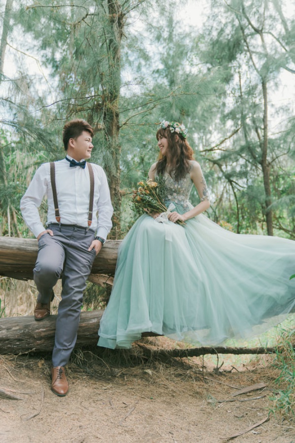 Taiwan Outdoor Pre-Wedding Photoshoot At The Forest And Beach  by Star  on OneThreeOneFour 0