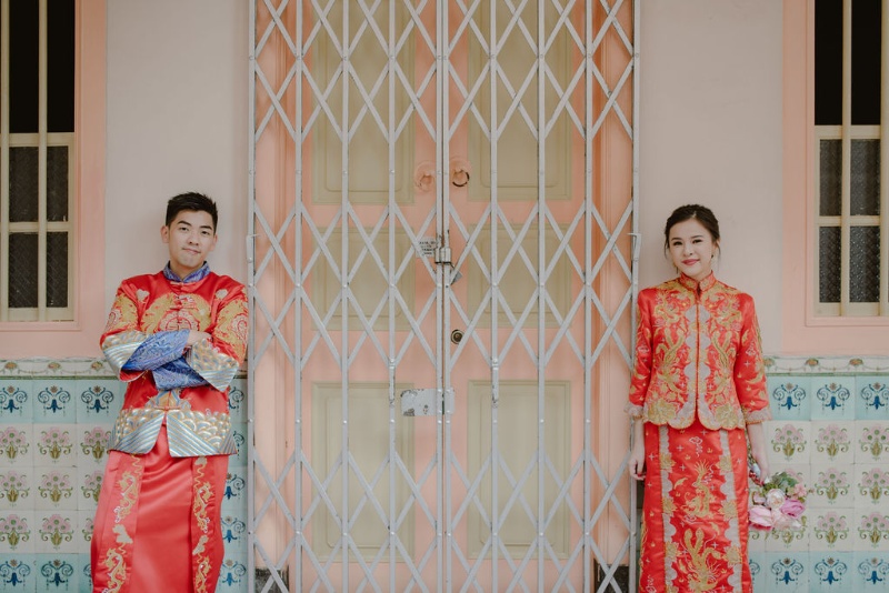 M&C: Singapore Outdoor Pre-wedding in traditional wedding outfit by Samantha on OneThreeOneFour 4