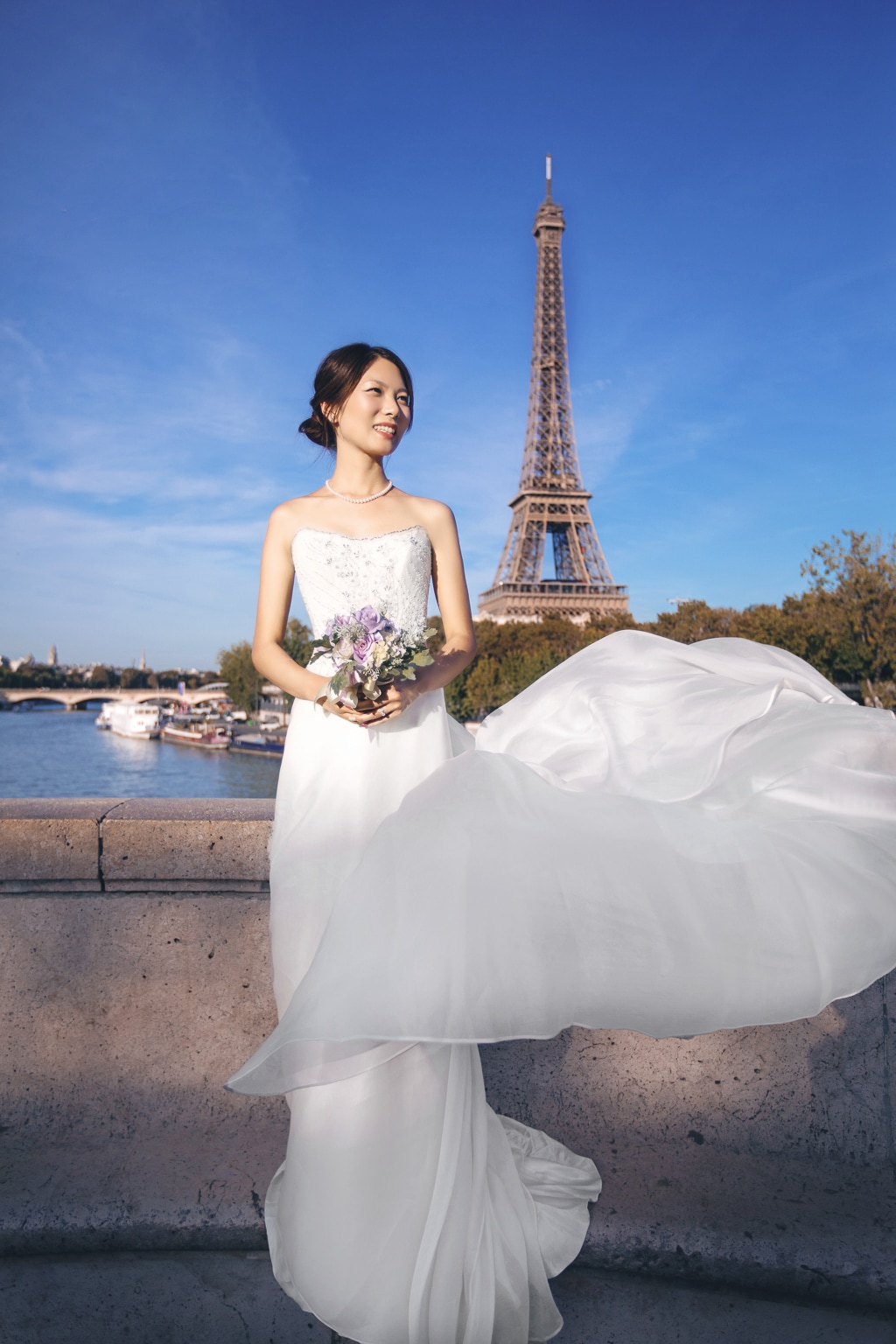 Night Shoot in Paris - Wedding Shoot at Louvre Museum, Bir Hakeim, Eiffel Tower by Yao on OneThreeOneFour 2