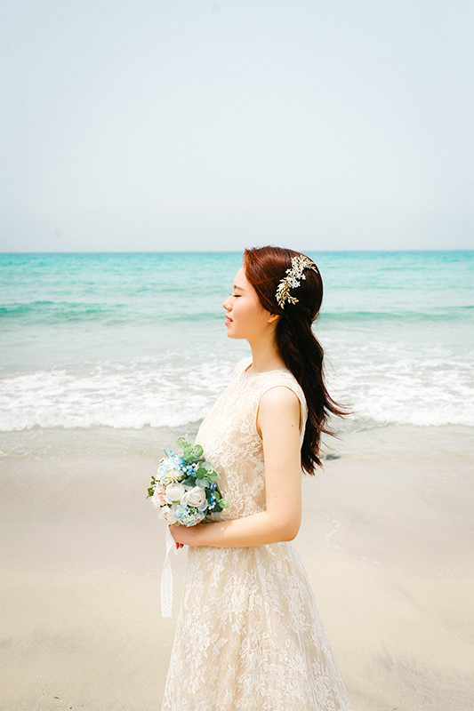 Korea Outdoor Pre-Wedding Photoshoot At Jeju Island with Buckwheat Flowers  by Gamsung   on OneThreeOneFour 2