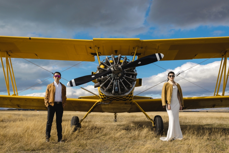 Autumn Adventure: Terry & Maggie's Unique Pre-Wedding Shoot in New Zealand with a Yellow Biplane by Fei on OneThreeOneFour 8