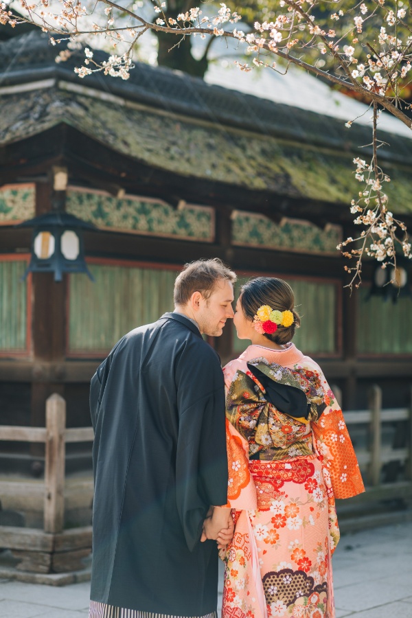 Kyoto Kimono Prewedding Photoshoot Higashiyama District Japan by Shu Hao on OneThreeOneFour 63