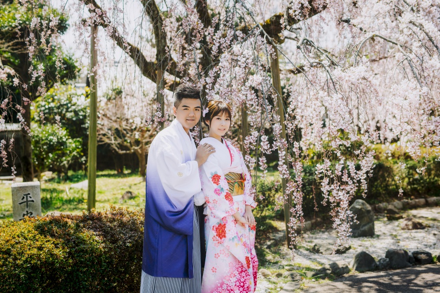 Japan Kyoto Kimono Photoshoot At Gion District During Cherry Blossom Season  by Shu Hao  on OneThreeOneFour 1