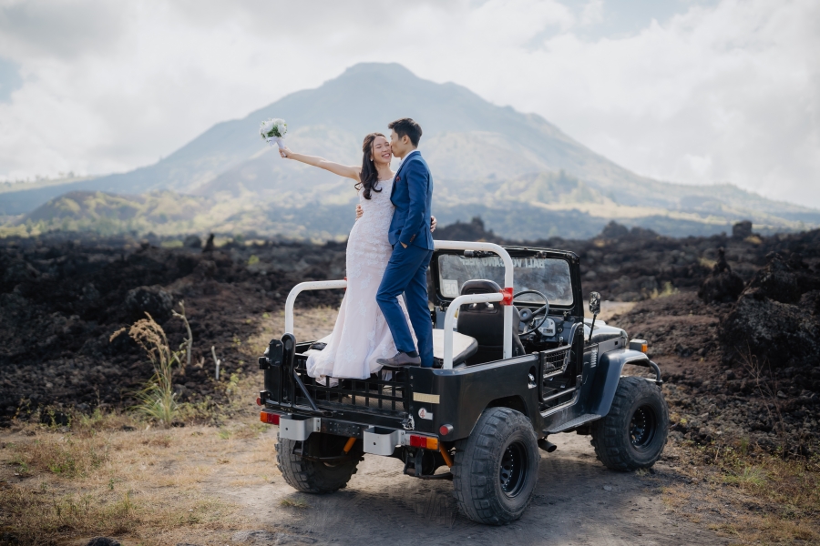 Exploring Love in Bali: Meng Yee & Wei Xin's Jeep Adventure on Mount Batur's Black Lava Fields by Hendra on OneThreeOneFour 19