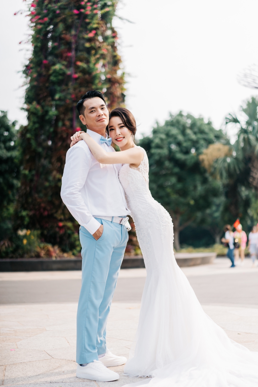 Singapore Pre-Wedding Photoshoot At Cloud Forest, Fort Canning Spiral Staircase And Marina Bay For Korean Couple  by Michael  on OneThreeOneFour 6