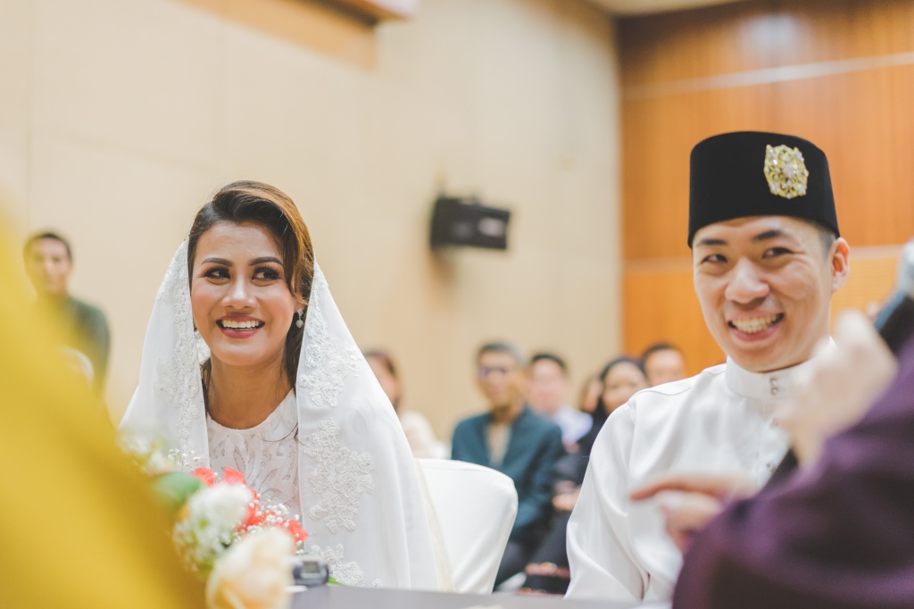 Singapore Wedding Day Photoshoot With Multi Racial Malay And Chinese Couple  by Michael  on OneThreeOneFour 19