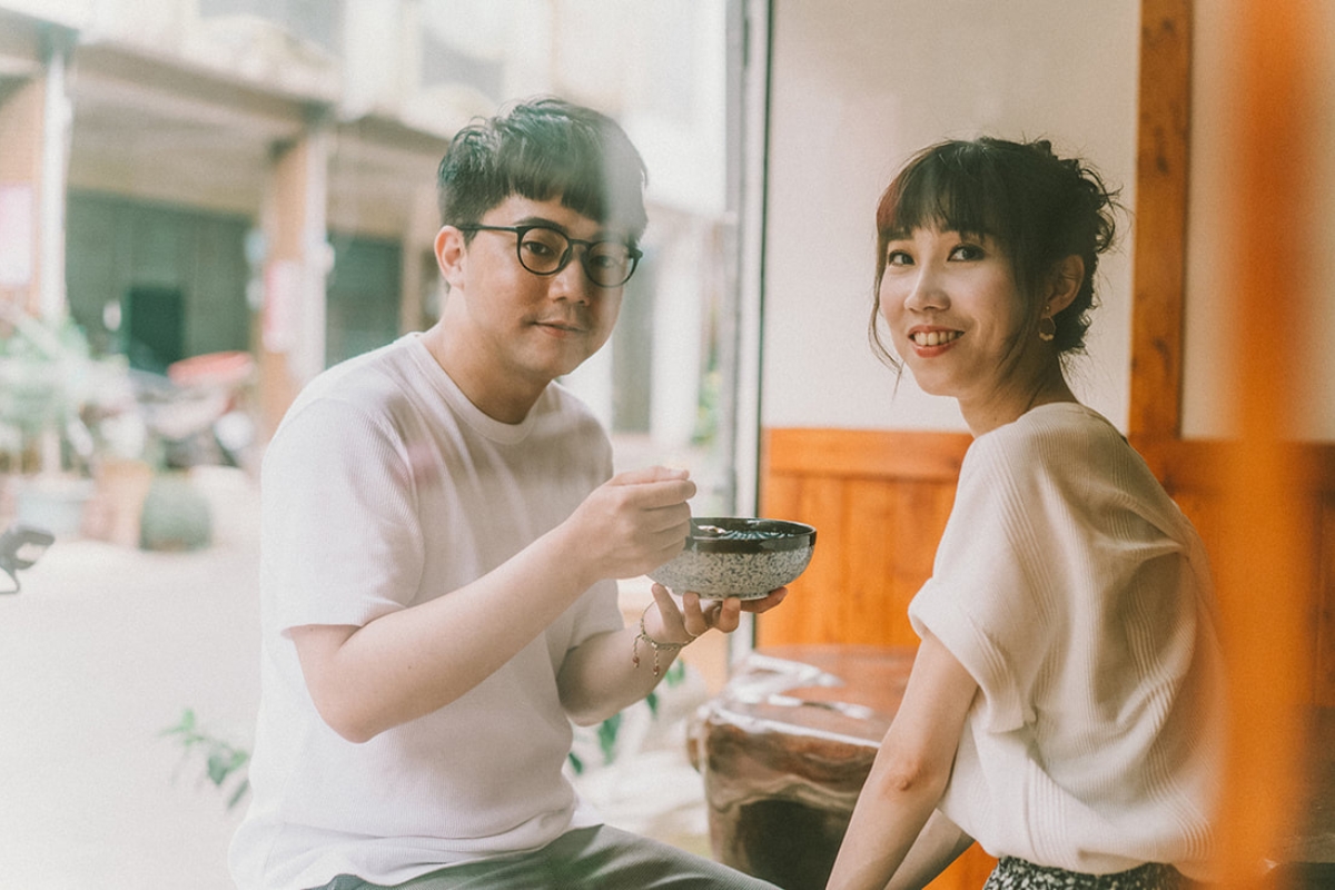 Taiwan Pre-Wedding Photoshoot Quiet Neighbourhood Rooftops Countryside Beach by  on OneThreeOneFour 11