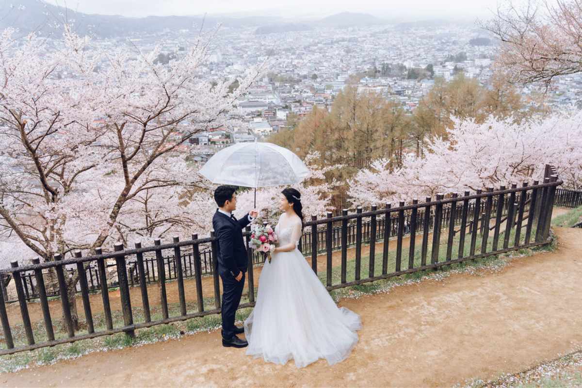 US Couple's Spring Season Kimono & Prewedding Photoshoot At Chureito Pagoda, Lake Kawaguchiko In Tokyo by Cui Cui on OneThreeOneFour 12