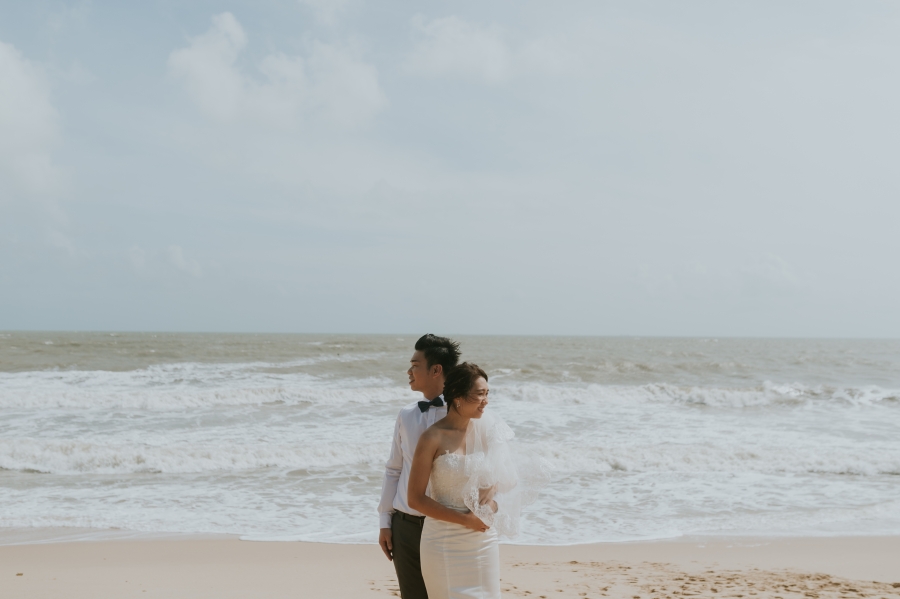 Malaysia Pre-Wedding Photoshoot At Old Streets And Sandy Beach In Johor Bahru by Ed on OneThreeOneFour 19