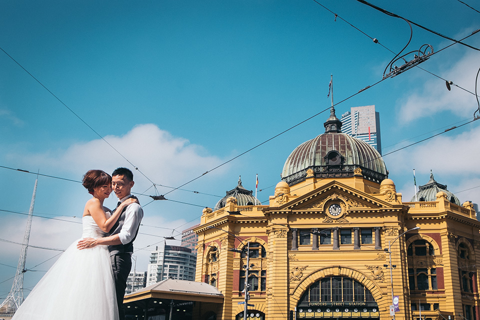 Melbourne Post-Wedding Photoshoot At Flinders Street Railway Station  by Felix  on OneThreeOneFour 4