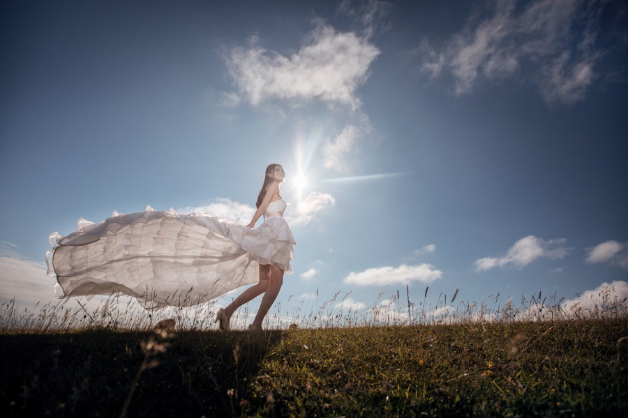 London Pre-Wedding Photoshoot At White Cliff  by Dom  on OneThreeOneFour 4