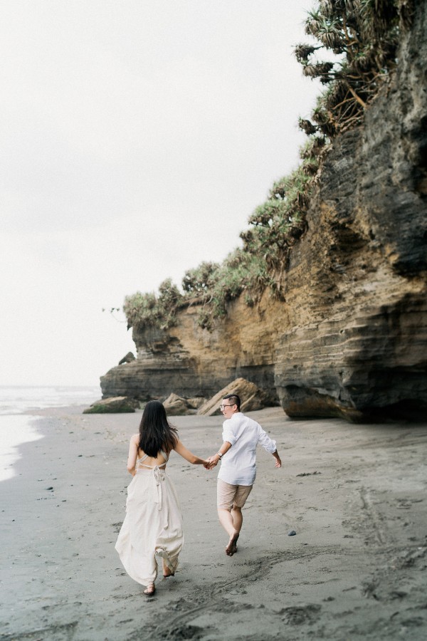 D&T: Pre-wedding in Bali at Nyanyi Beach and Rice Fields by Rhick on OneThreeOneFour 14