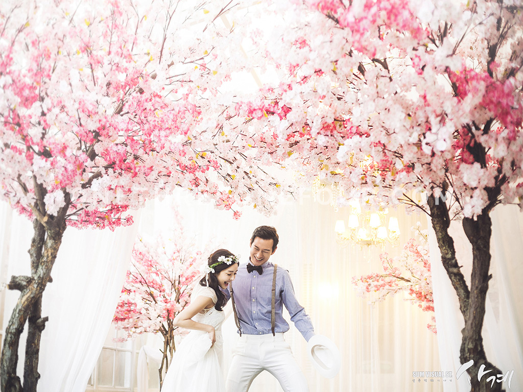 Korean Wedding Photos: Garden & Cafe by SUM Studio on OneThreeOneFour 17