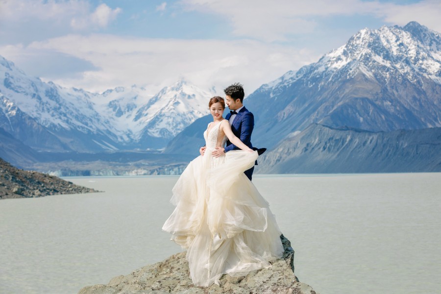 SH&J: Romantic fairytale pre-wedding in New Zealand with horse and at Lake Pukaki and Lake Tekapo by Fei on OneThreeOneFour 16