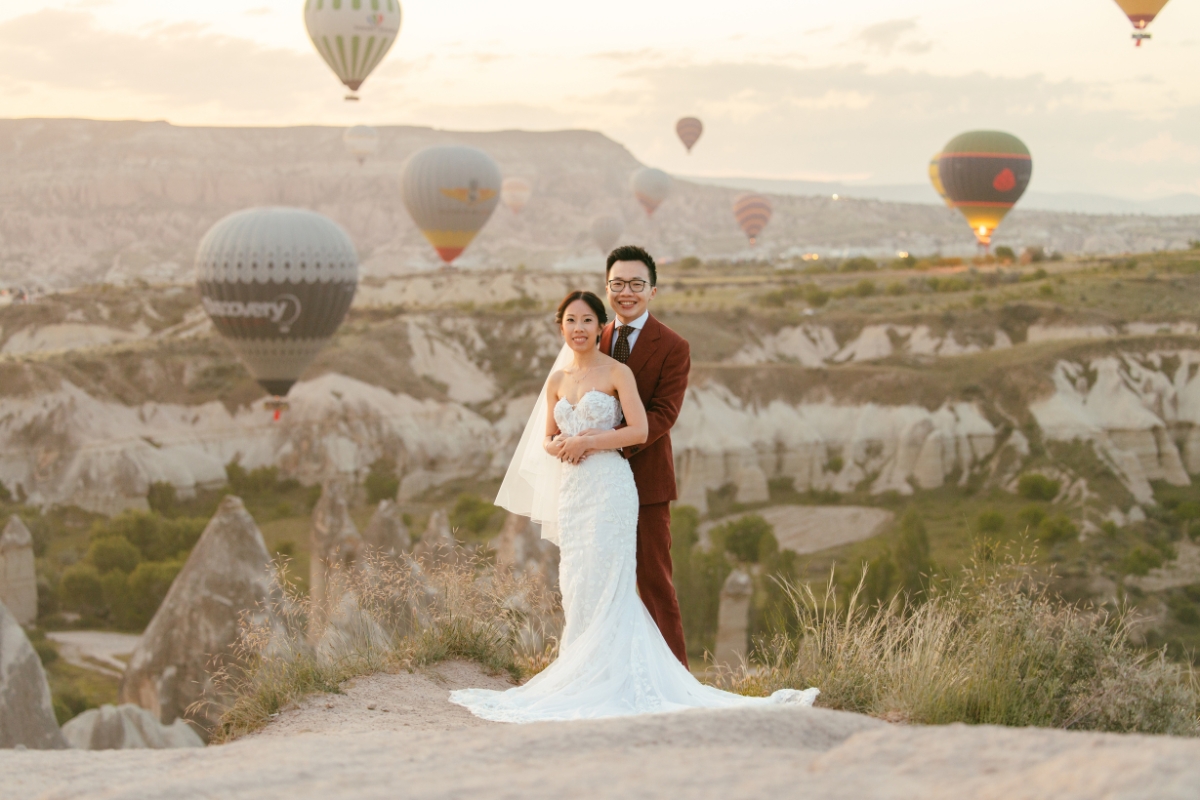 Cappadocia Pre-Wedding Photoshoot Hot Air Balloons Cave Hotel Roof Carpet Shop Slot Canyon Vintage Car by Aric on OneThreeOneFour 4